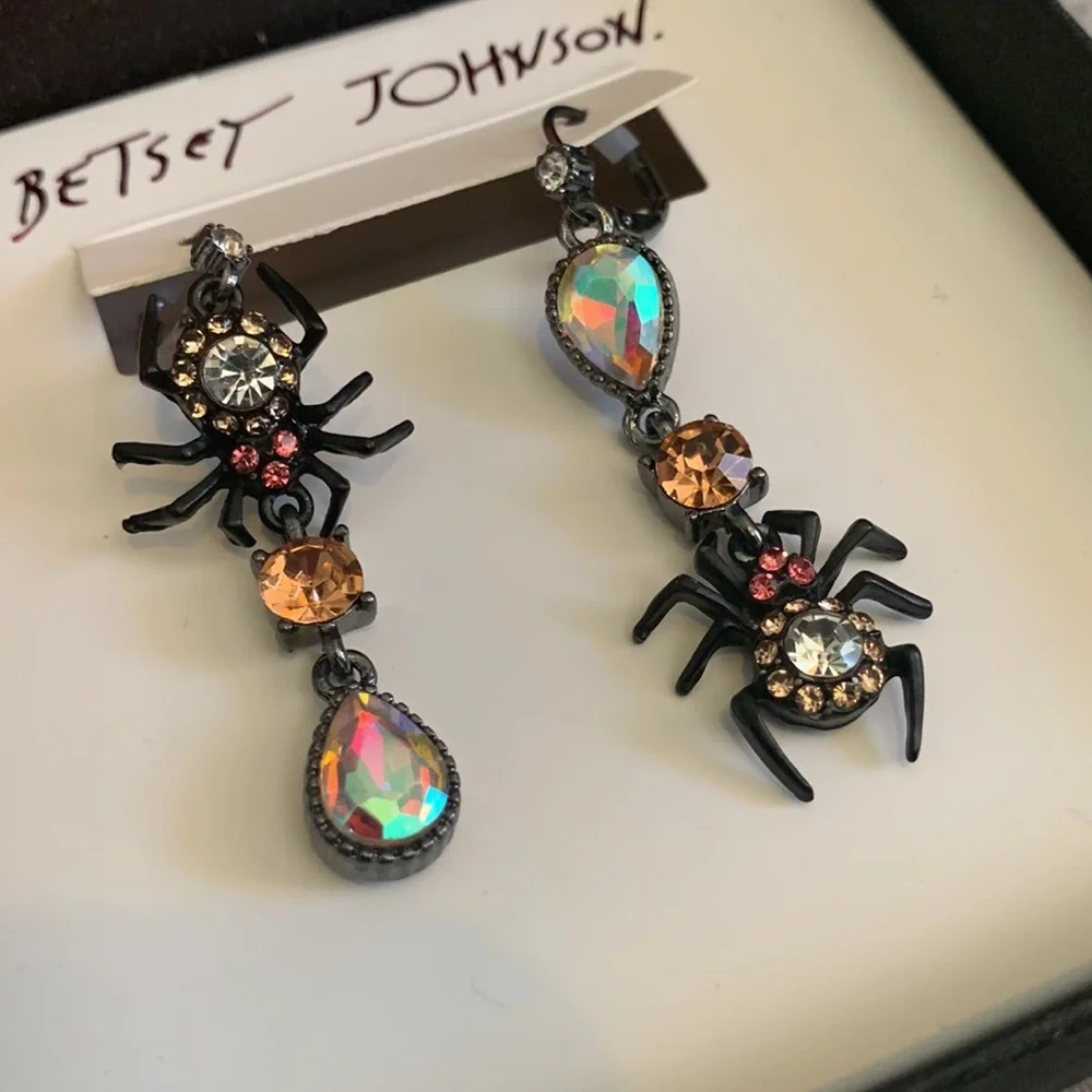 Betsey Johnson Mismatch Halloween Spider Earrings - Picture 4 of 7